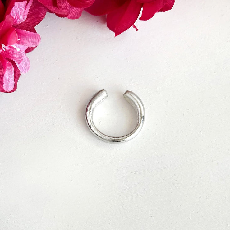 Sculpted Metal Ring - Silver - Mango + Main