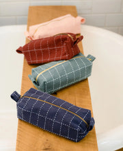 Small Grid Stitch Toiletry Bags