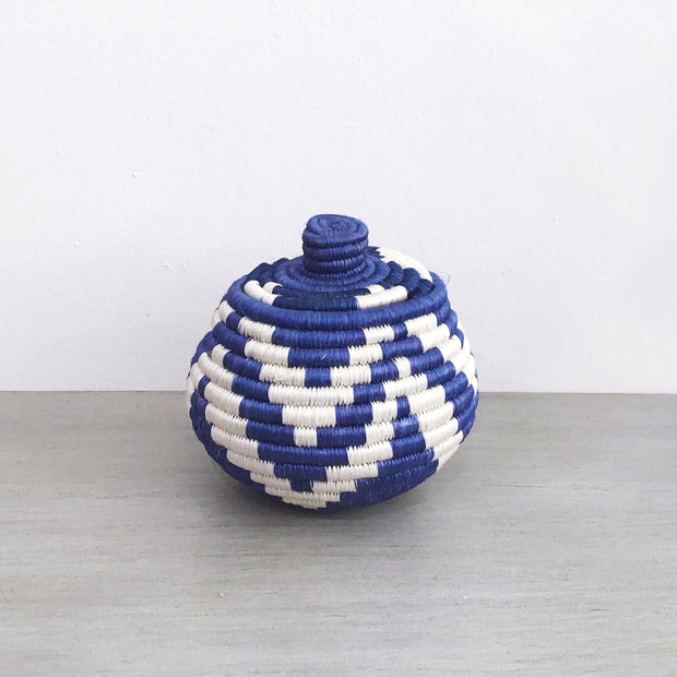 Woven Pinch Pot with Lid