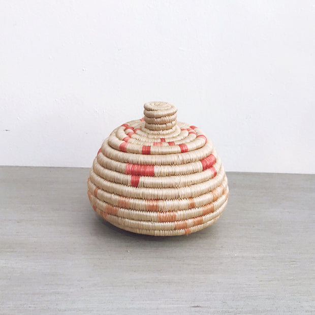 Woven Pinch Pot with Lid