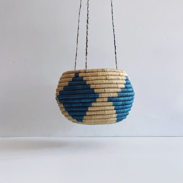 Hanging Plant Basket - Blue Diamonds