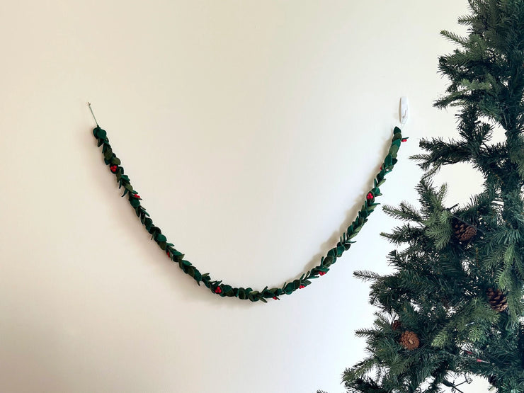 Felt Holly Garland - 6 ft