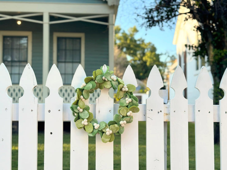 Mistletoe Felt Wreath