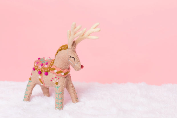 Reindeer Mantel Topper