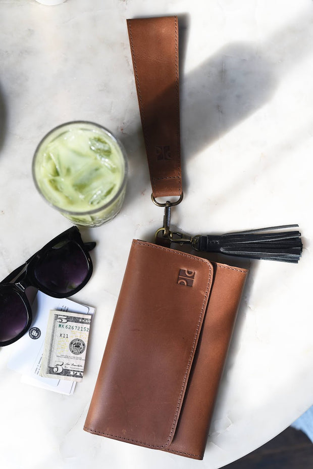 Angled Wristlet Strap - Cognac